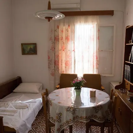 Apartmán Emmanouil's House *